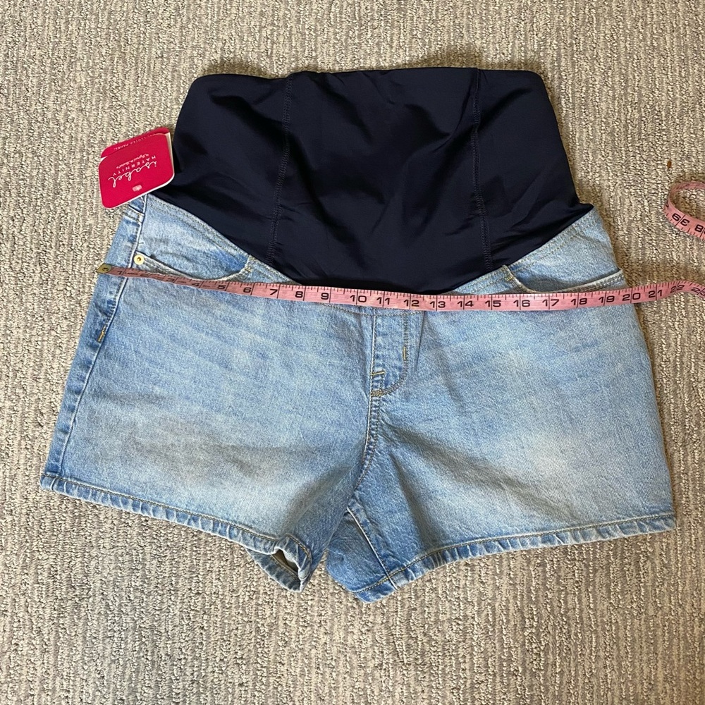 Isabel Maternity‎ Crossover Panel Lightwash Denim Short (size 10, 12, and 14) - Picture 5 of 8